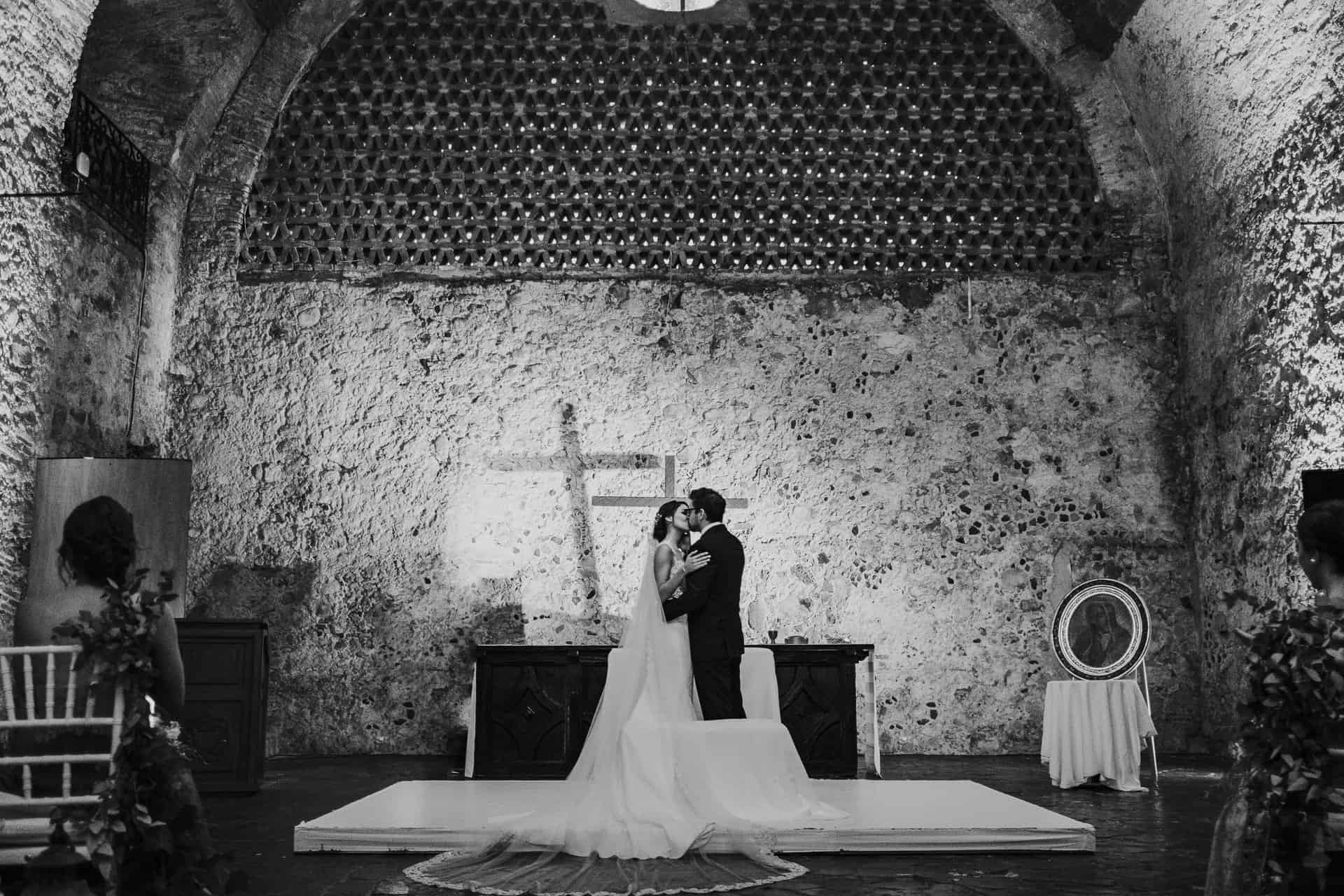 Hacienda Vista Hermosa Wedding - Tequesquitengo Mexico