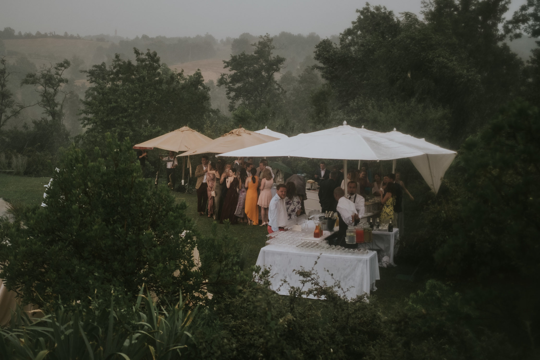 raindy wedding at castello di tassara
